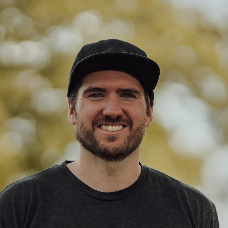 Photograph of Kræn Hansen facing the camera.